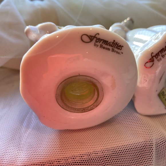 Formalities by Baum Brothers Kissing Angels Salt and Pepper Shakers - Picture 11 of 12